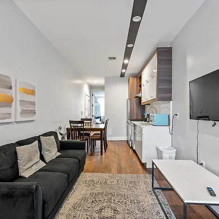 2 Queen Beds, Tv'S In Bedroom, Path To Manhattan